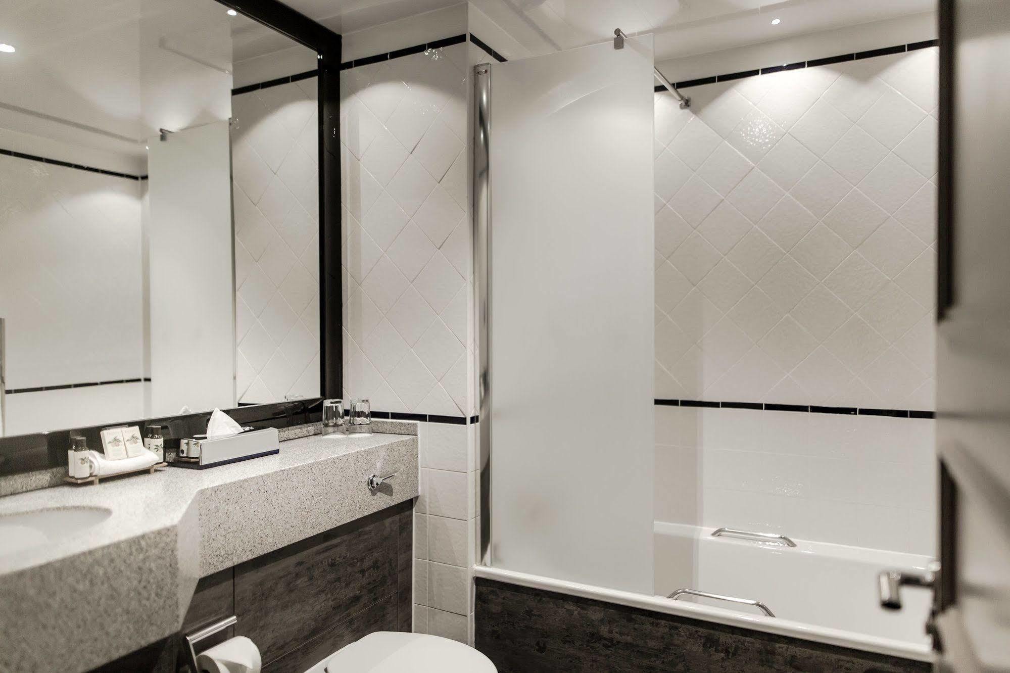 Abbey House 4*
