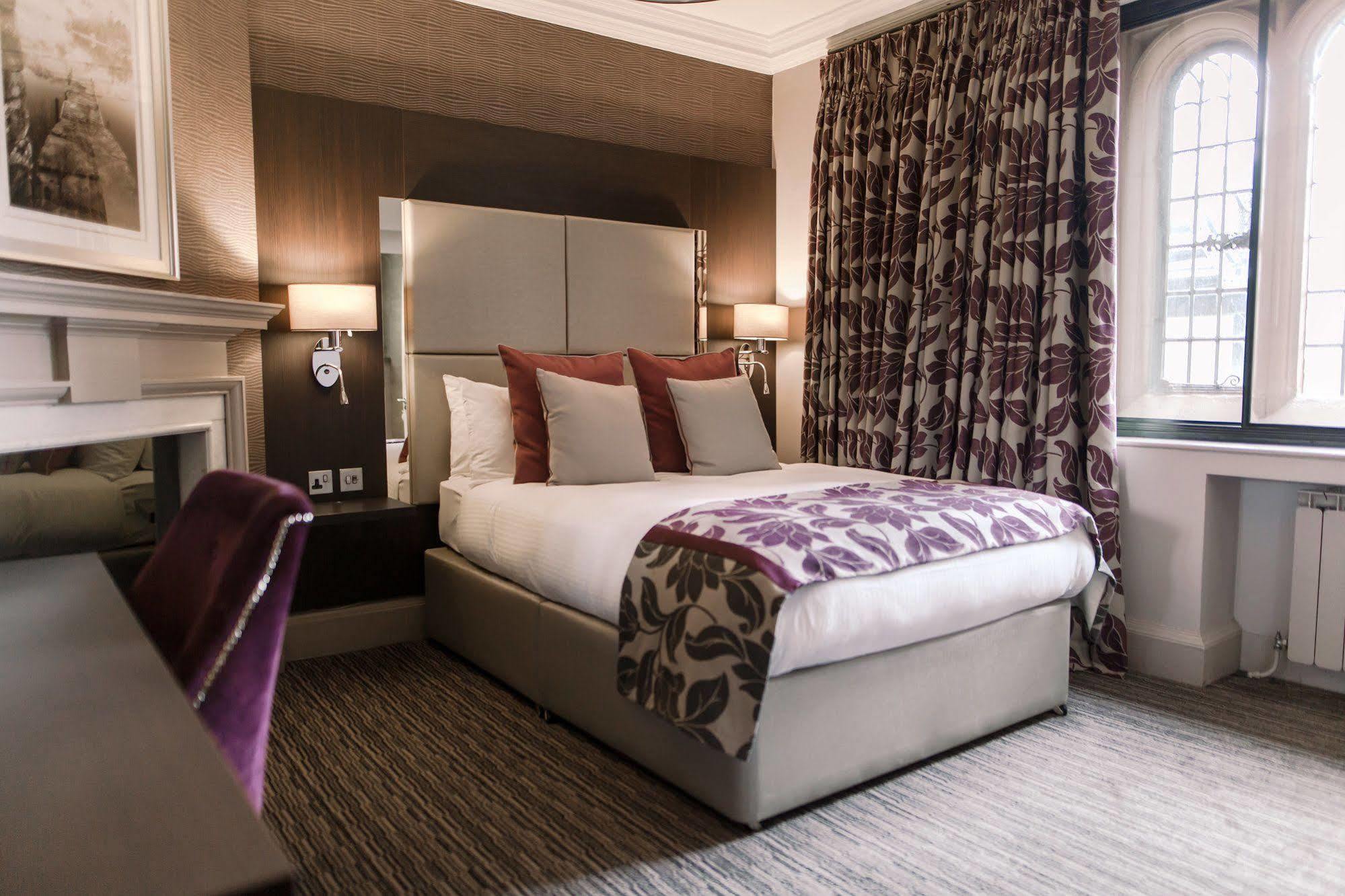 Abbey House Hotel 4*